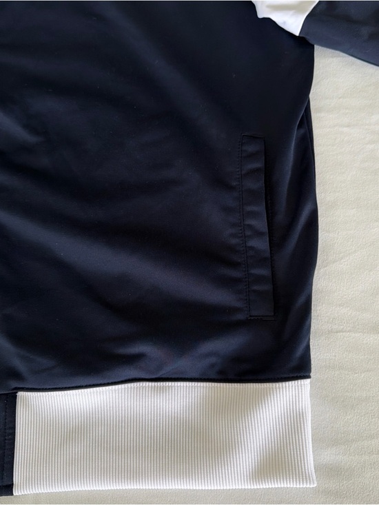 Nike Men’s White and Navy Colorblock Windbreaker Jacket - Picture 7 of 11